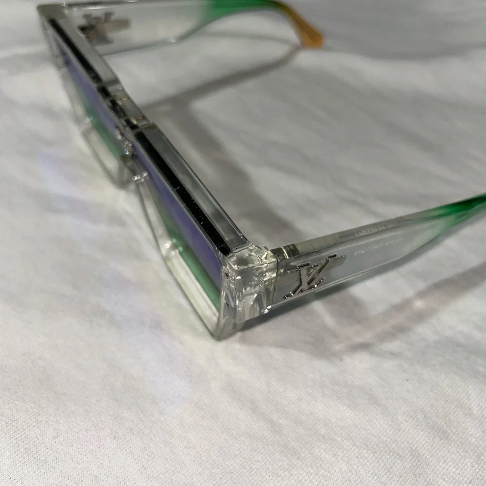 Louis Vuitton Cyclone Multicolor Gradient Glasses - Picture 2 of 4